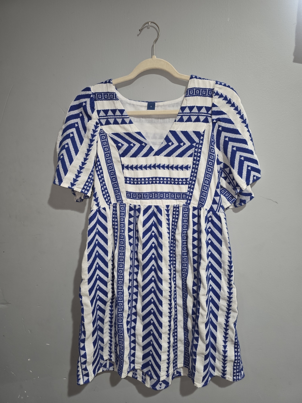 Old Navy Blue and White Geometric V‑Neck Dress-Small